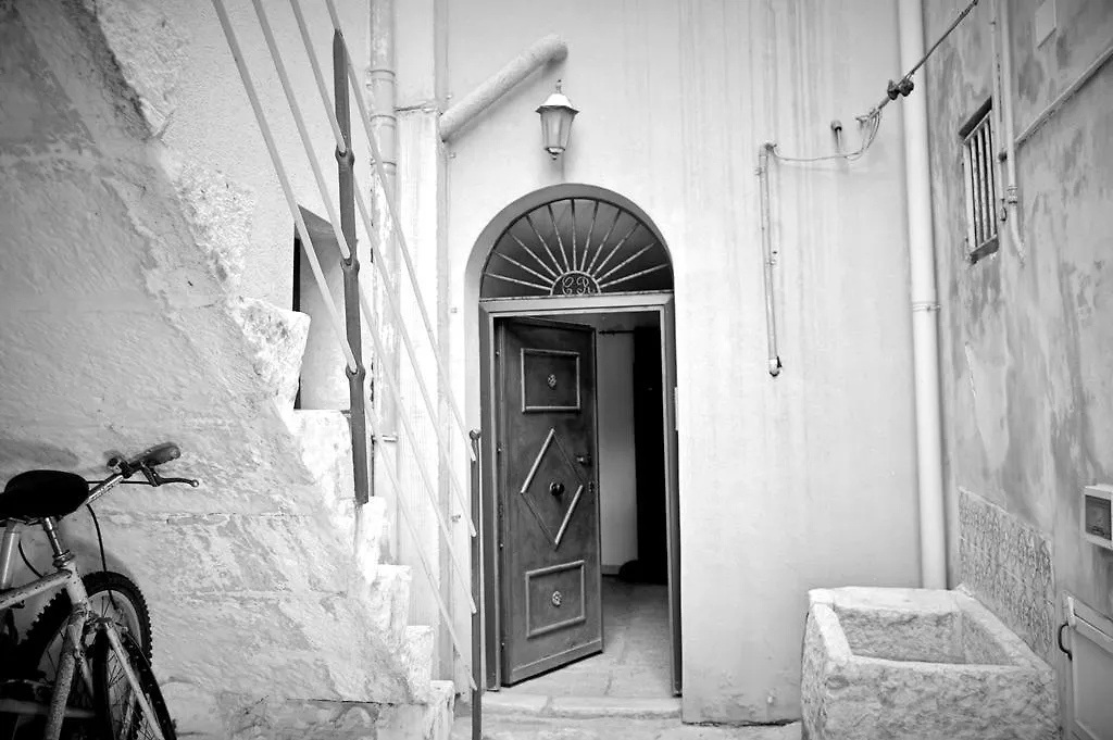 Casa San Lorenzo Trapani 0*,